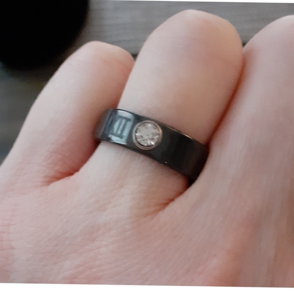 🤩BRAND NEW CERAMIC RING - Picture 3 of 3